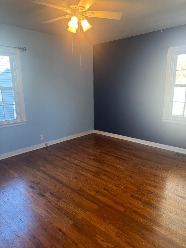 Building Photo - 2311 Bryan St