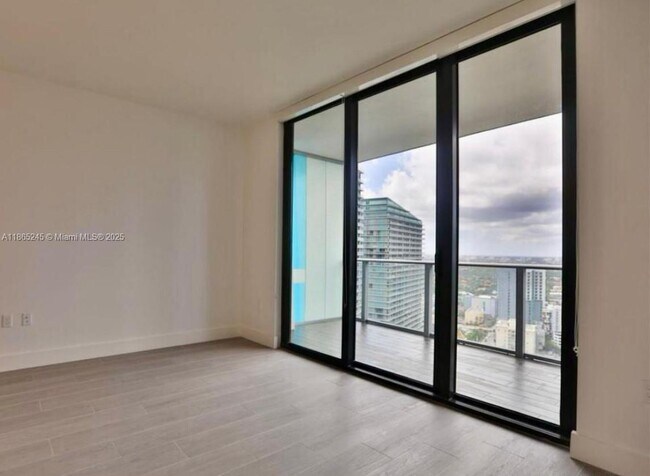 Building Photo - 1010 Brickell Ave