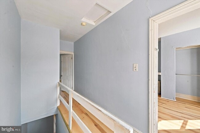 Building Photo - 204 Ripka St