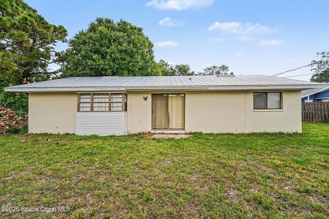 Building Photo - 2106 Tarrytown Ln NE