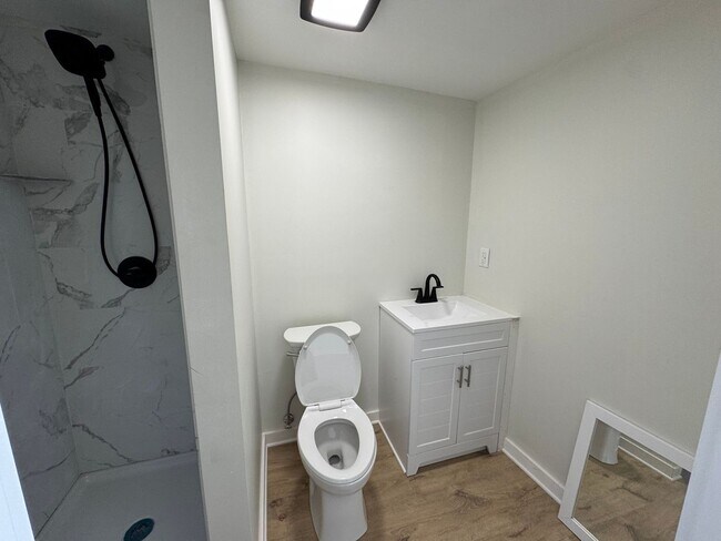 Building Photo - 2 bedroom 1 bath in Murray