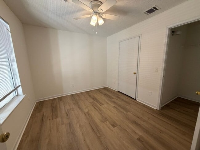 Building Photo - 1511 Graduate Ln