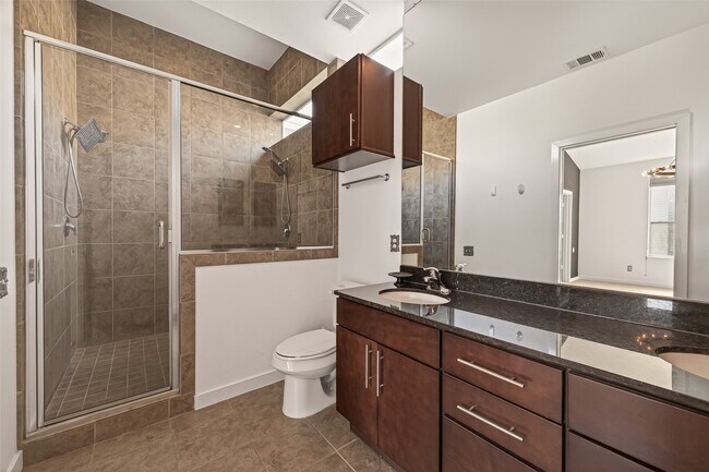 Building Photo - 405 Meadow St