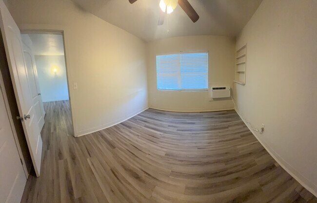 Building Photo - Sunset Suite Apartments