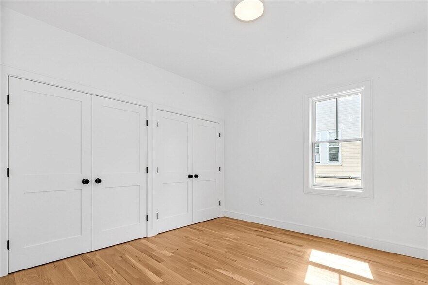 Building Photo - 142 Birch St