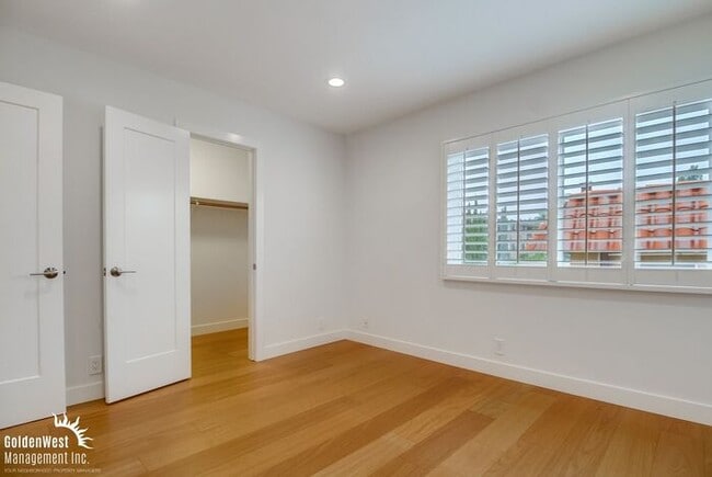 Building Photo - Modern 2Bdm 1.5Ba Townhome in Point Loma w...