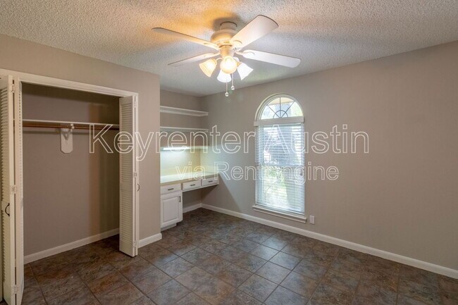Building Photo - 5839 Secrest Dr