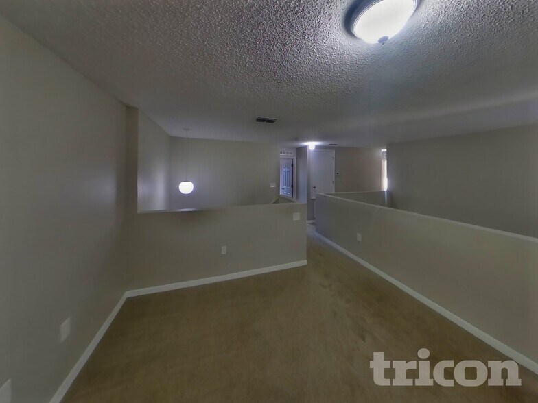 Building Photo - 10323 Frog Pond Dr