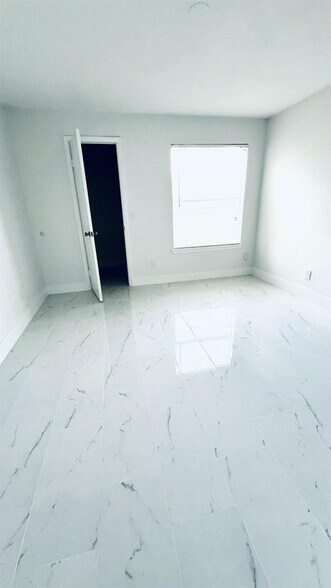 Building Photo - 1825 Palm Cove Blvd