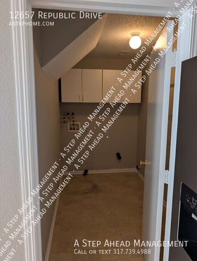 Building Photo - 12657 Republic Dr