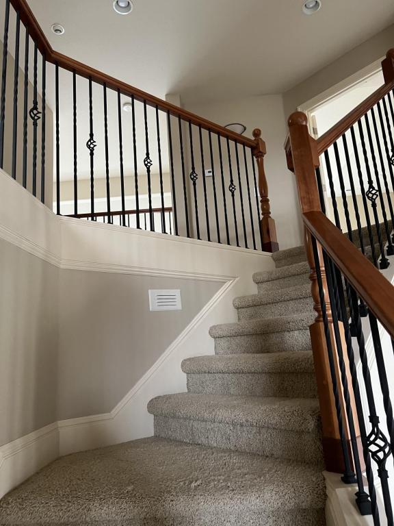 Building Photo - 15715 SE Bybee Dr