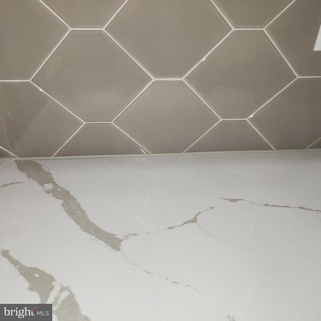 Building Photo - 16 Pickwick Pl