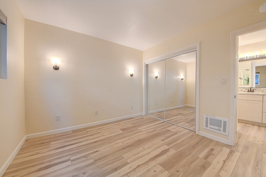 2nd bedroom 2 - 338 Orizaba Ave