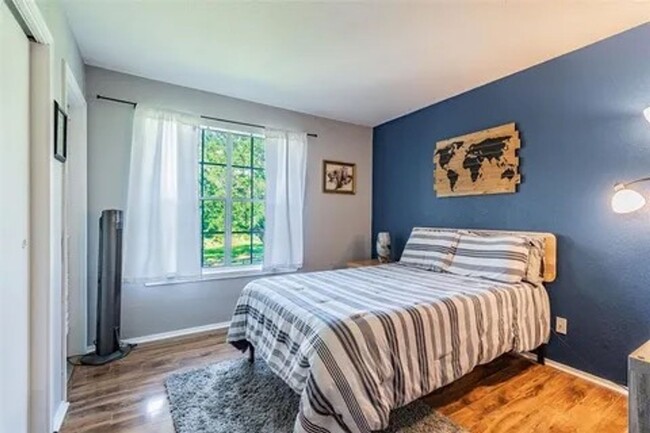 Building Photo - Beautiful 2 bedroom, 2 bathroom condo!