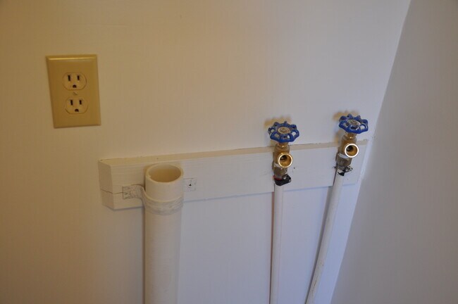 Laundry room - 118 3rd St