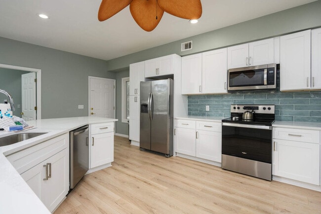 Building Photo - 3 Cassina Ln