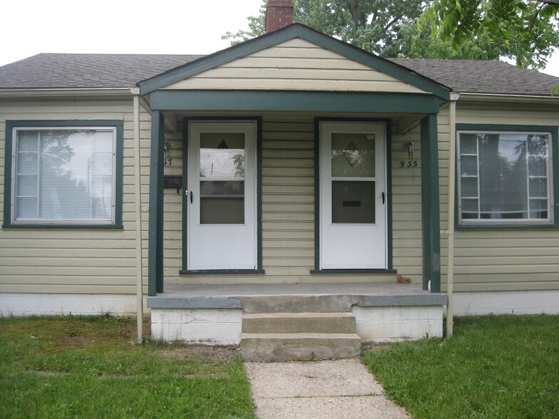 Primary Photo - 935 E Weber Rd