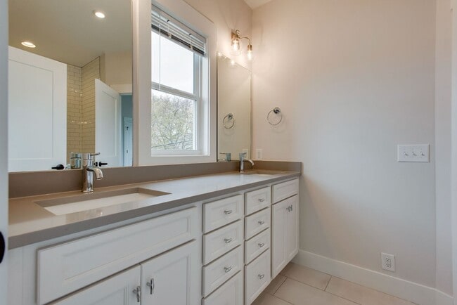 Building Photo - Fantastic House for Rent in Lower Inglewoo...