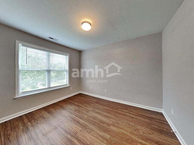 Building Photo - 209 Haywood Ln