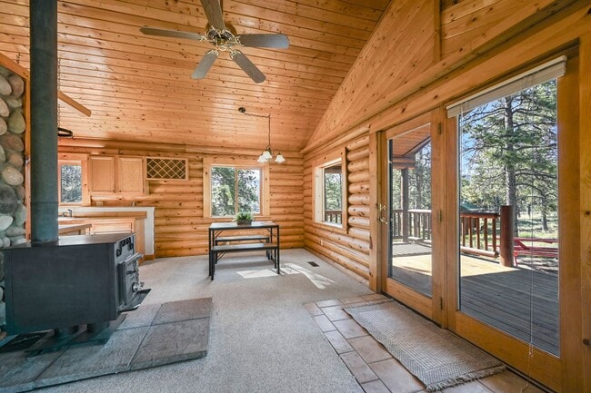 Building Photo - 3 bed 2 Bath Log Home on 2 Acres in Florissant