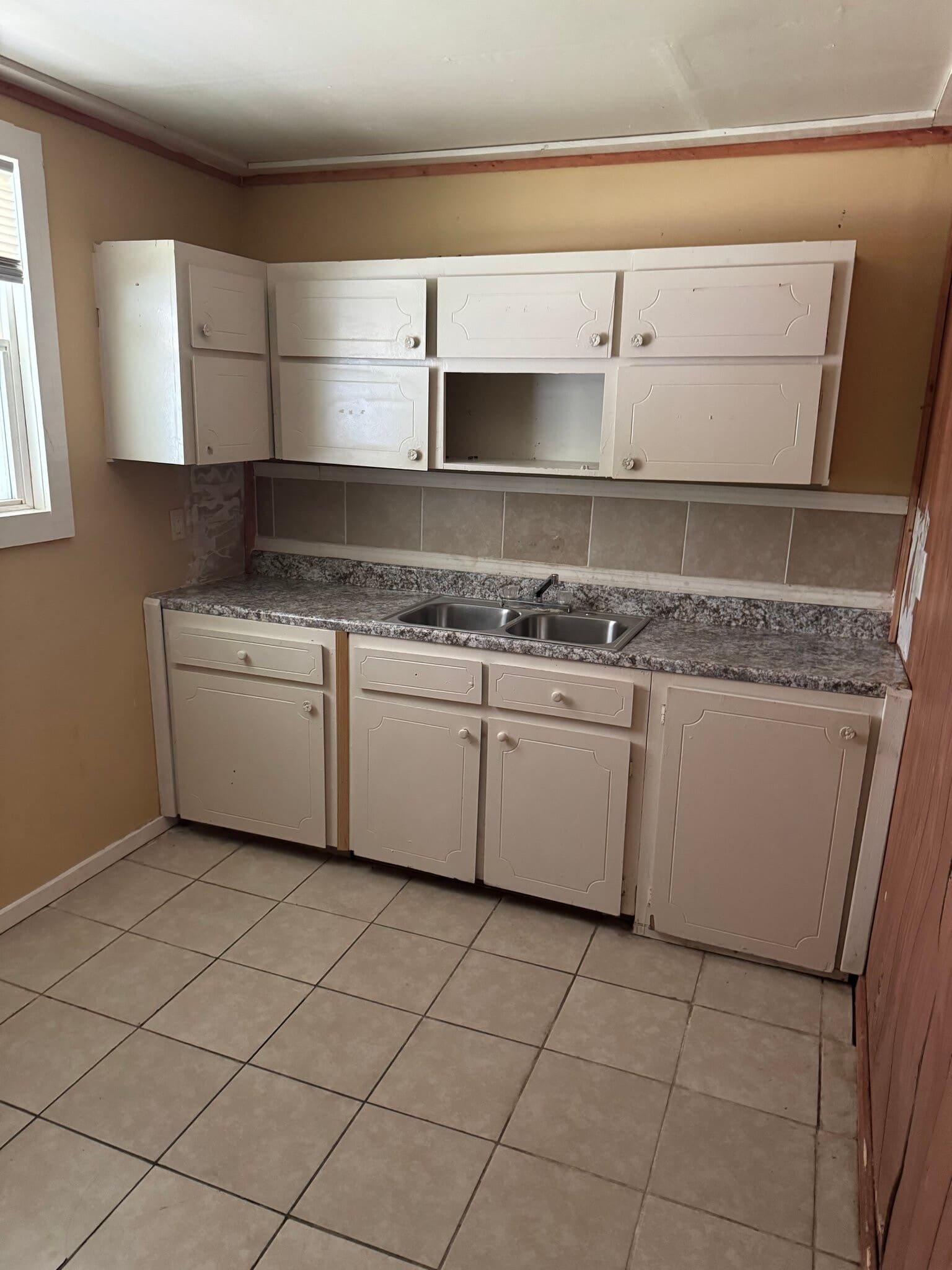 Building Photo - 2508 Gurnee Ave