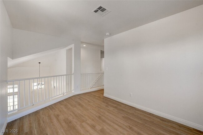 Building Photo - 1441 Iron Springs Dr