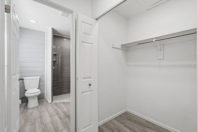 Building Photo - 8310 E Kenyon Dr