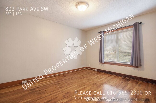 Building Photo - 803 Park St SW
