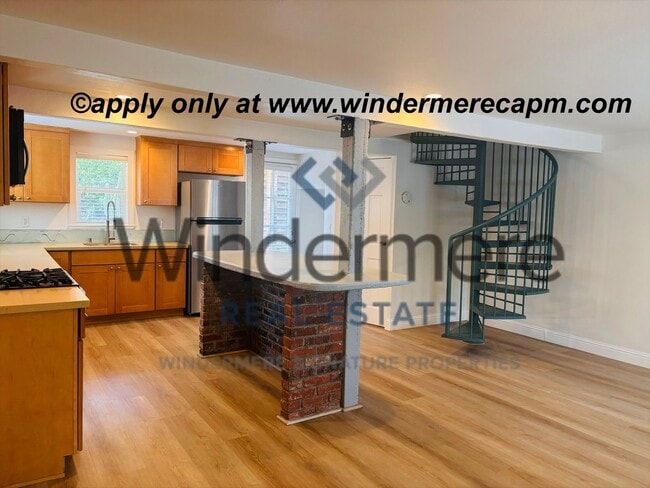 Building Photo - Charming, Bright & Clean 2-Story Home with...