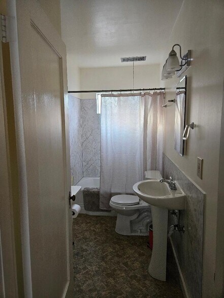 Building Photo - 1443 Brown St