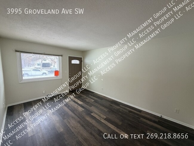 Building Photo - 3995 Groveland Ave SW