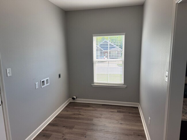 Building Photo - 55 Wolfsbridge Lp