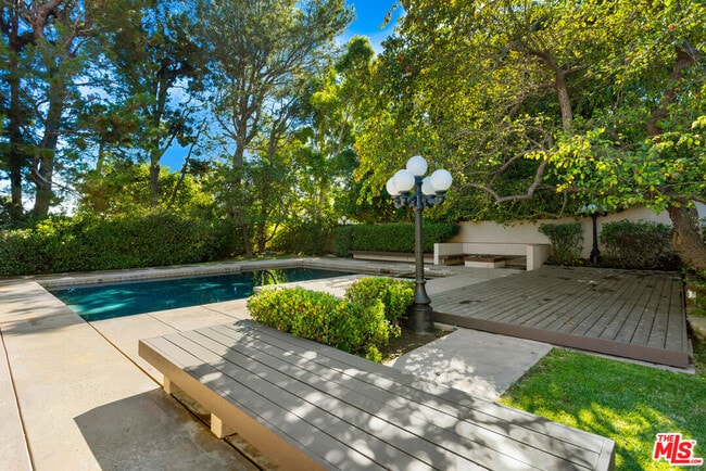 Building Photo - 3621 Malibu Country Dr