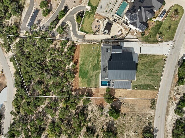 Building Photo - 2714 Lakehurst Rd