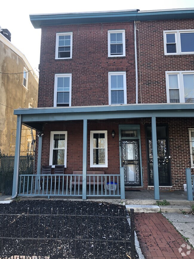 Front porch - 412 N 31st St