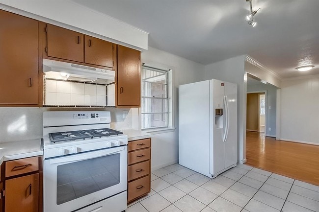 Building Photo - 15206 TX-36