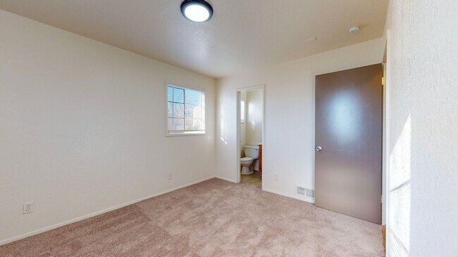 Building Photo - UPTOWN 3 Bedroom +Office  2 Bath with Garage