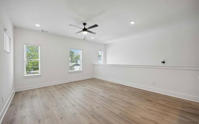 Building Photo - 8021 Cora St