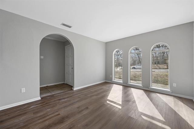 Building Photo - 660 Springhill Dr