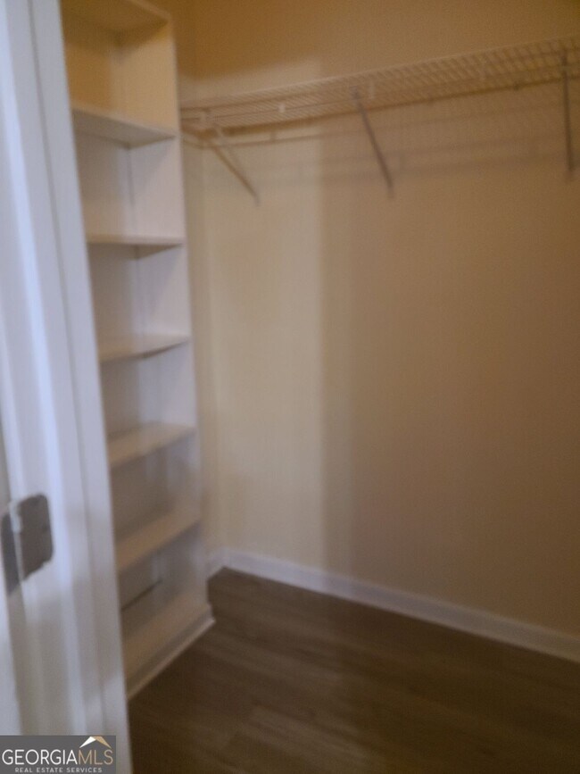 Building Photo - 2120 Fieldstone View Ct SE