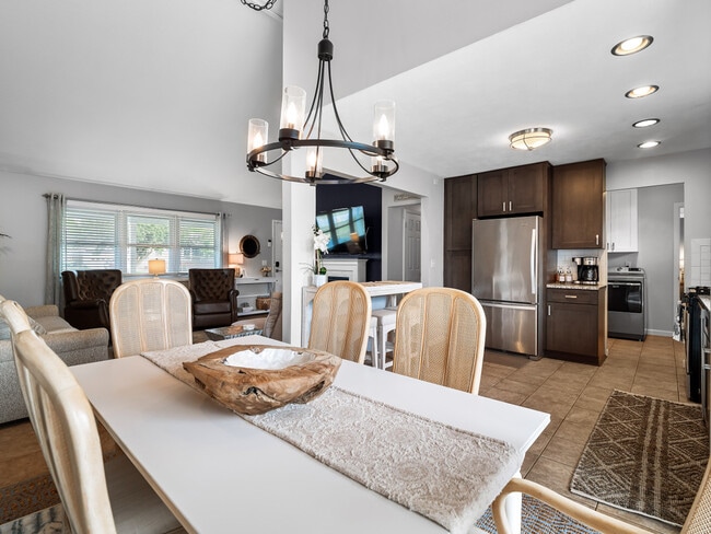 Building Photo - 126 Beachwood Ave