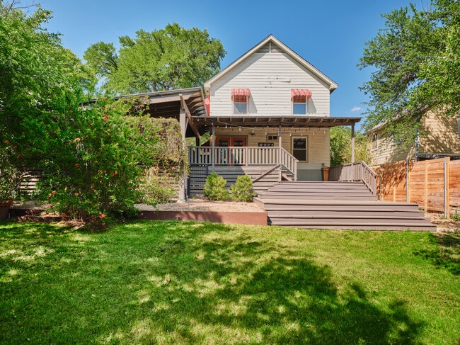 Building Photo - 1705 W 11th St