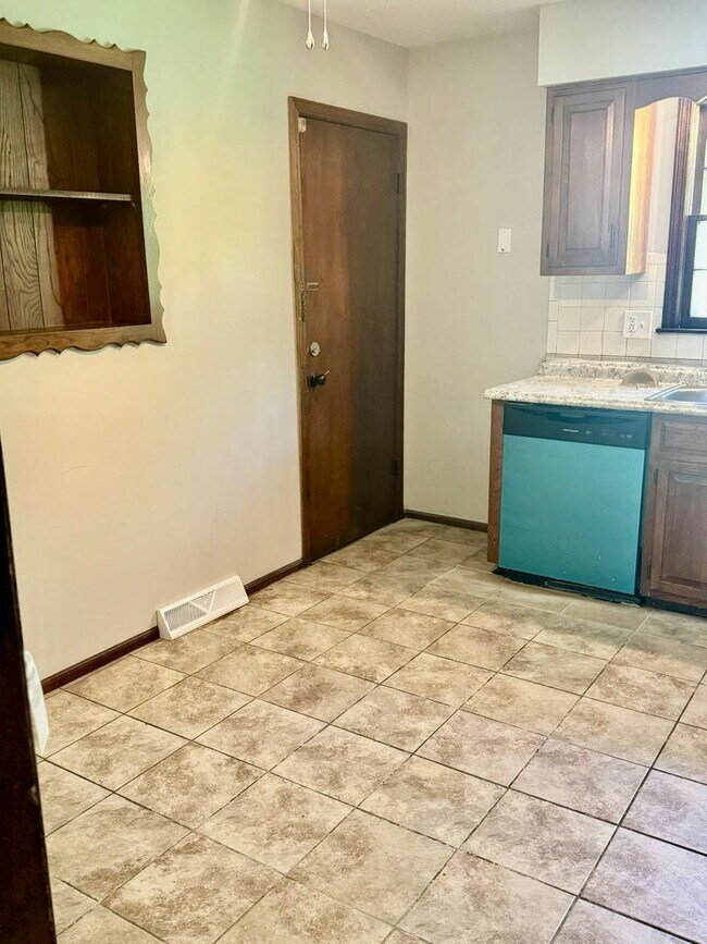 Building Photo - Ditzler Duplex