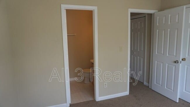 Building Photo - 5705 Hampton Ct