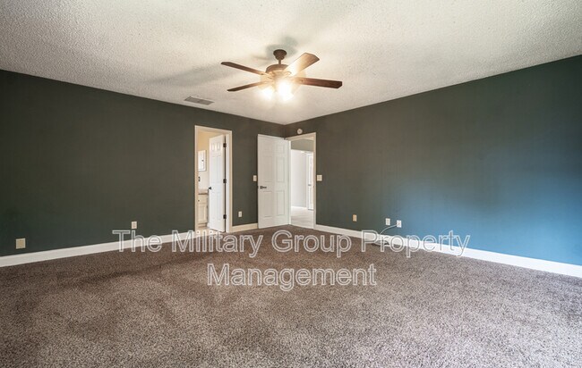 Building Photo - 12565 Long Lake Ct