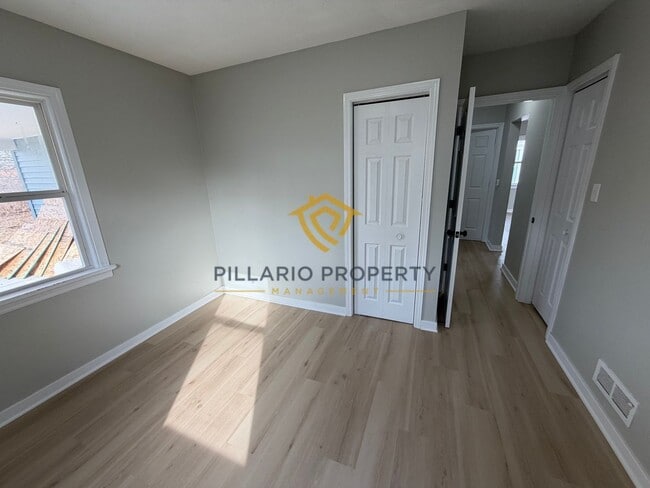 Building Photo - Freshly Renovated 3-Bedroom Home in Forest Manor, Available NOW!