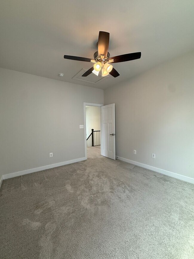 Building Photo - Stunning Greenleigh Home with 4 Bedrooms, 4.5 Baths & Designer Kitchen