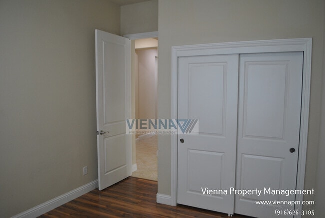 Building Photo - 2101 Harpford Dr