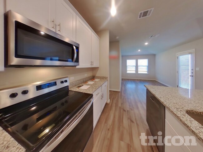 Building Photo - 13693 Paxton Blvd