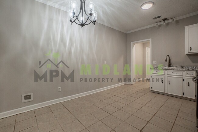 Building Photo - 928 Columbia College Dr